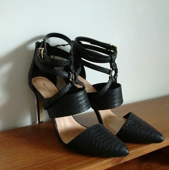 Express Shoes - New Express Heels